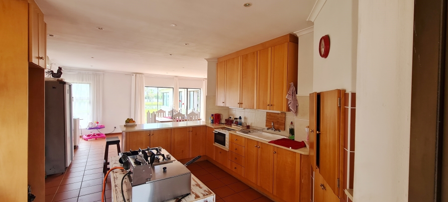 6 Bedroom Property for Sale in Greenways Golf Estate Western Cape